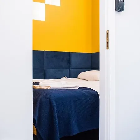 Bello Private Rooms Hostel *
