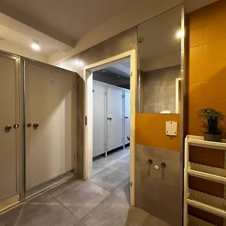 Bello Private Rooms Hostel *